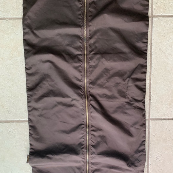 Louis Vuitton - Picture 6 of 9